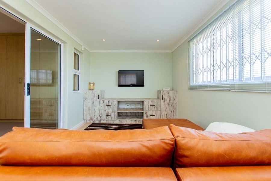 To Let 3 Bedroom Property for Rent in Country Club Western Cape